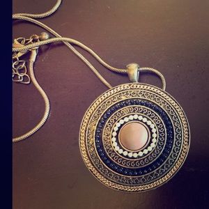 Brown circle necklace